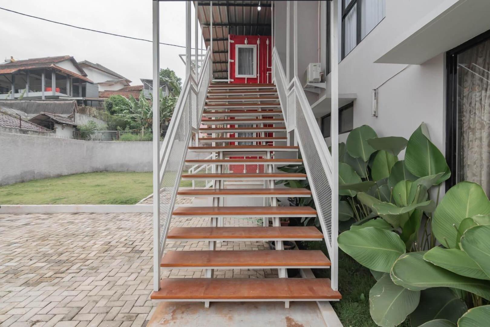 Reddoorz Plus Near Lembang Park & Zoo Exterior foto